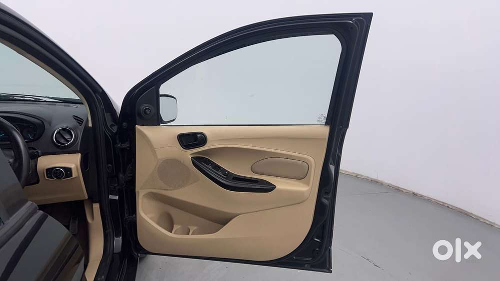 Ford Figo Aspire Titanium, 2016, Petrol