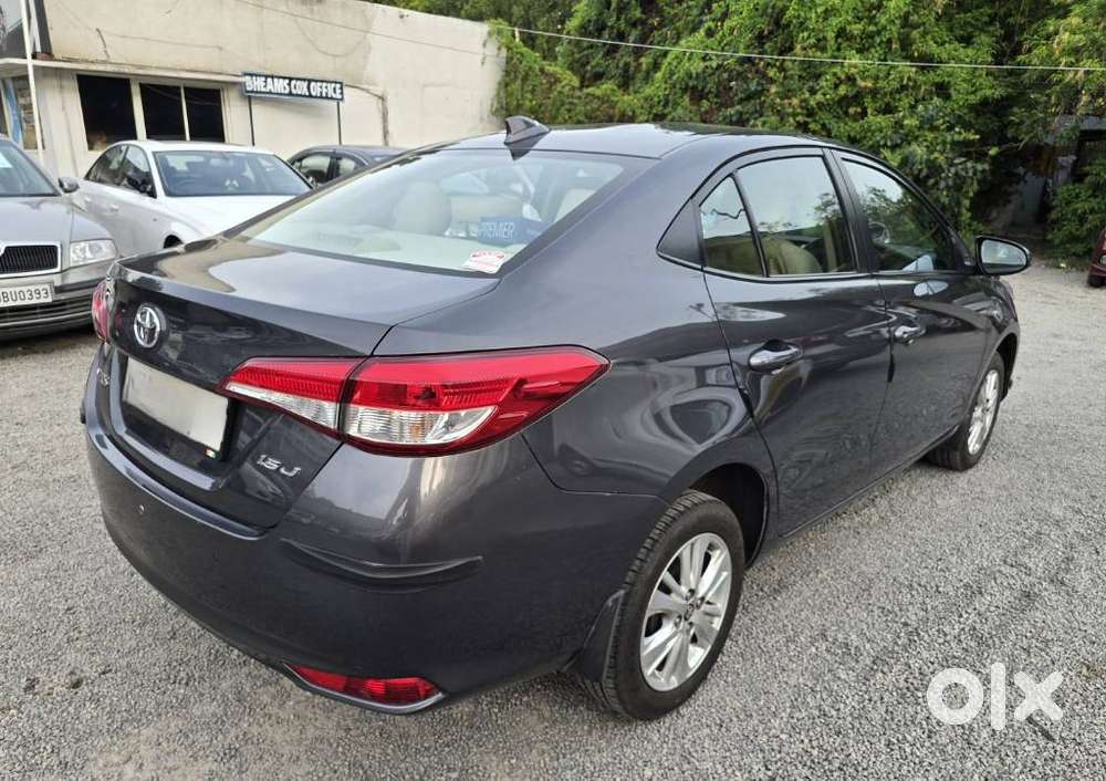 Toyota Yaris J Cvt, 2019, Petrol
