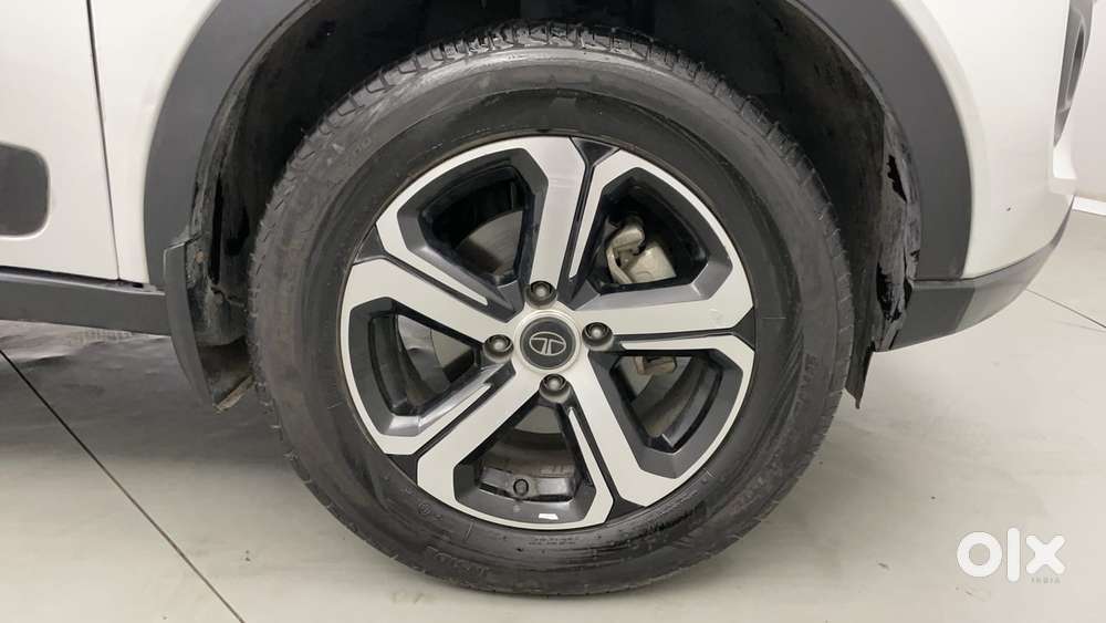 Tata Nexon 1.2 Revotron Xza Plus, 2023, Petrol