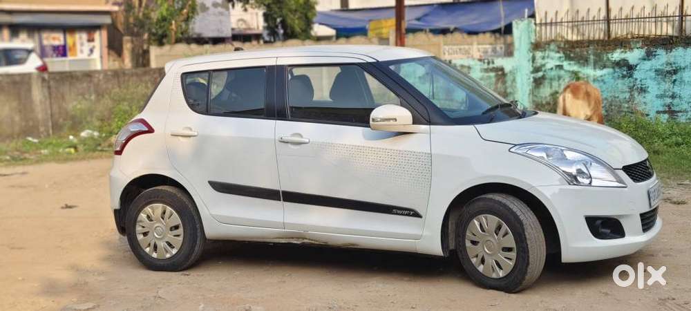 Maruti Suzuki Swift Vxi 1.2 Abs Bs-iv, 2013, Petrol