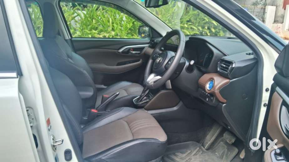 Toyota Urban Cruiser Hyryder 1.5 V Hybrid, 2025, Petrol