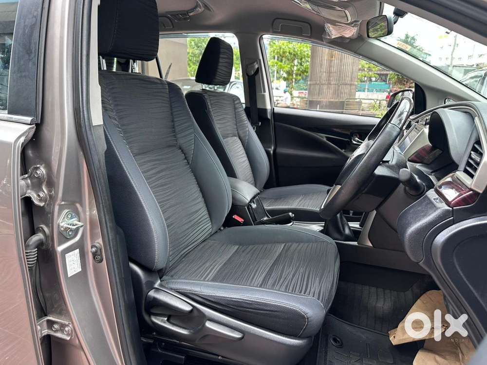 Toyota Innova Crysta 2.4 V, 2017, Diesel