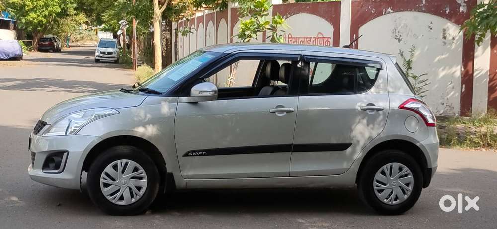 Maruti Suzuki Swift Vxi + Manual, 2017, Petrol