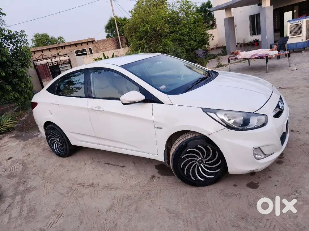 2014 Hyundai Verna Diesel Manual Car