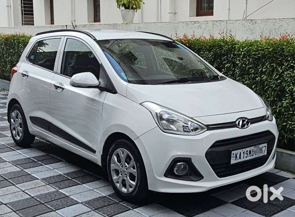 Hyundai I10 Sportz At, 2014, Petrol