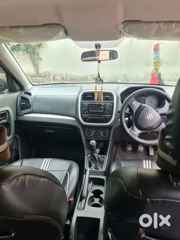 Gadi Me 4 Tyar New Lage Hai Gadi Me Kuch Bhi Kaam Nhi H