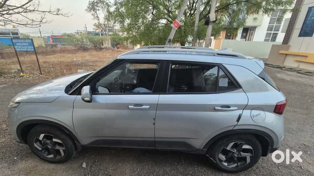 Hyundai Venue 2021 Petrol 36000 Km Driven
