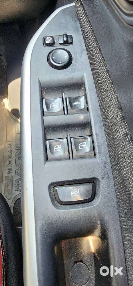 Nissan Magnite 1.0 Xv Premium, 2021, Petrol