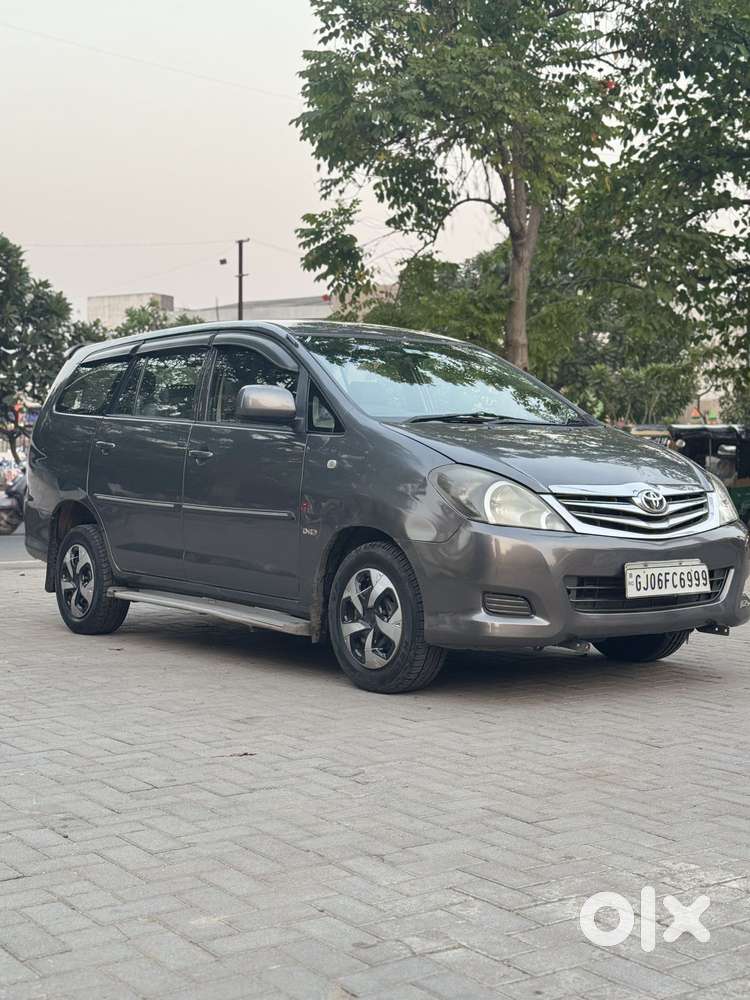 Toyota Innova 2.5 G (diesel) 8 Seater, 2012, Diesel