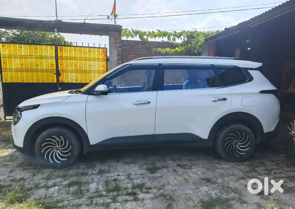 Kia Carens 2023 Petrol Manual