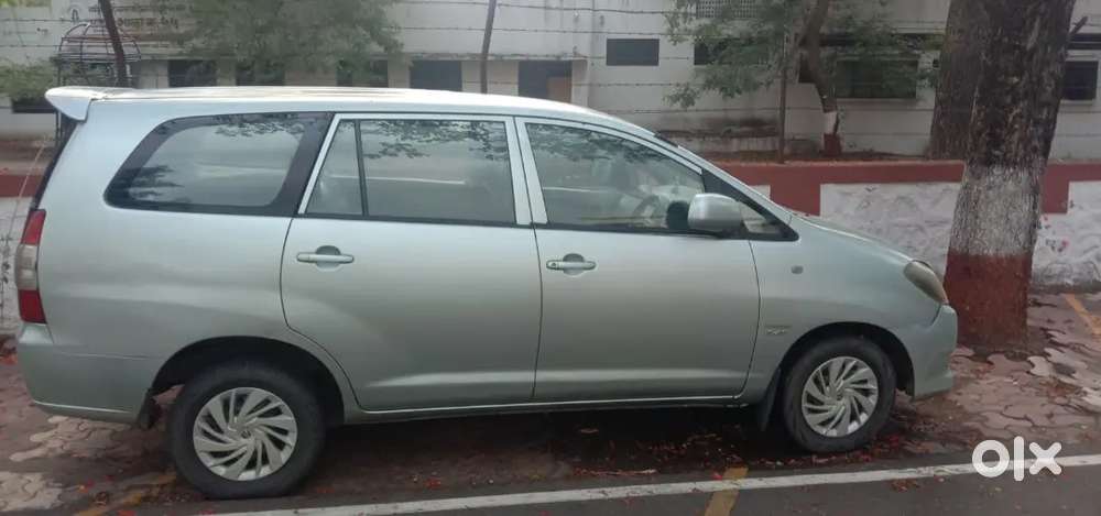 Toyota Innova Hycross 2006