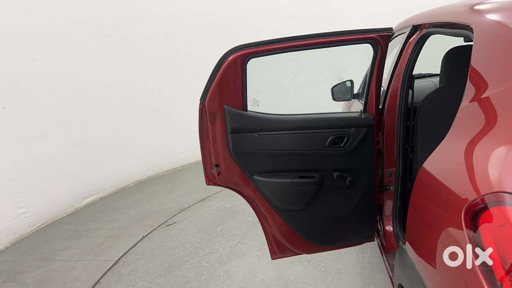 Renault Kwid 2019-ongoing 1.0 Rxt Amt (o), 2017, Petrol