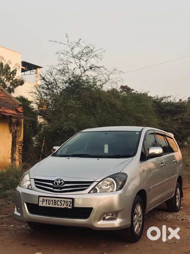 Toyota Innova Diesel 2.5 V 7 Str 2010
