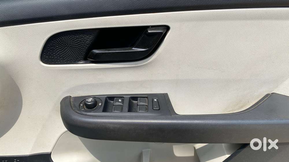 Tata Altroz 1.2 Xm Plus, 2021, Petrol