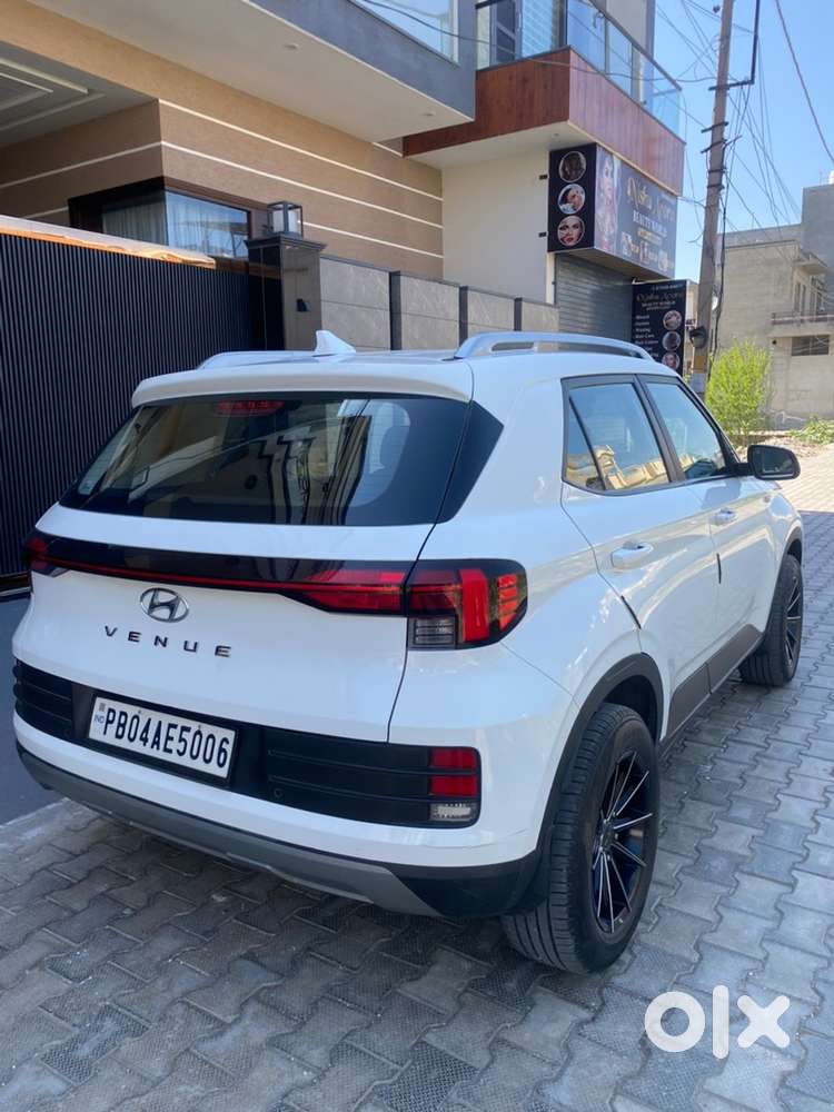 Hyundai Venue Petrol 2022