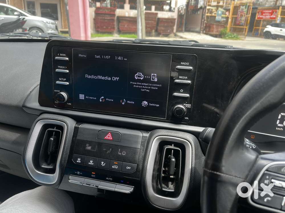 Kia Sonet Htk Optional With Sunroof