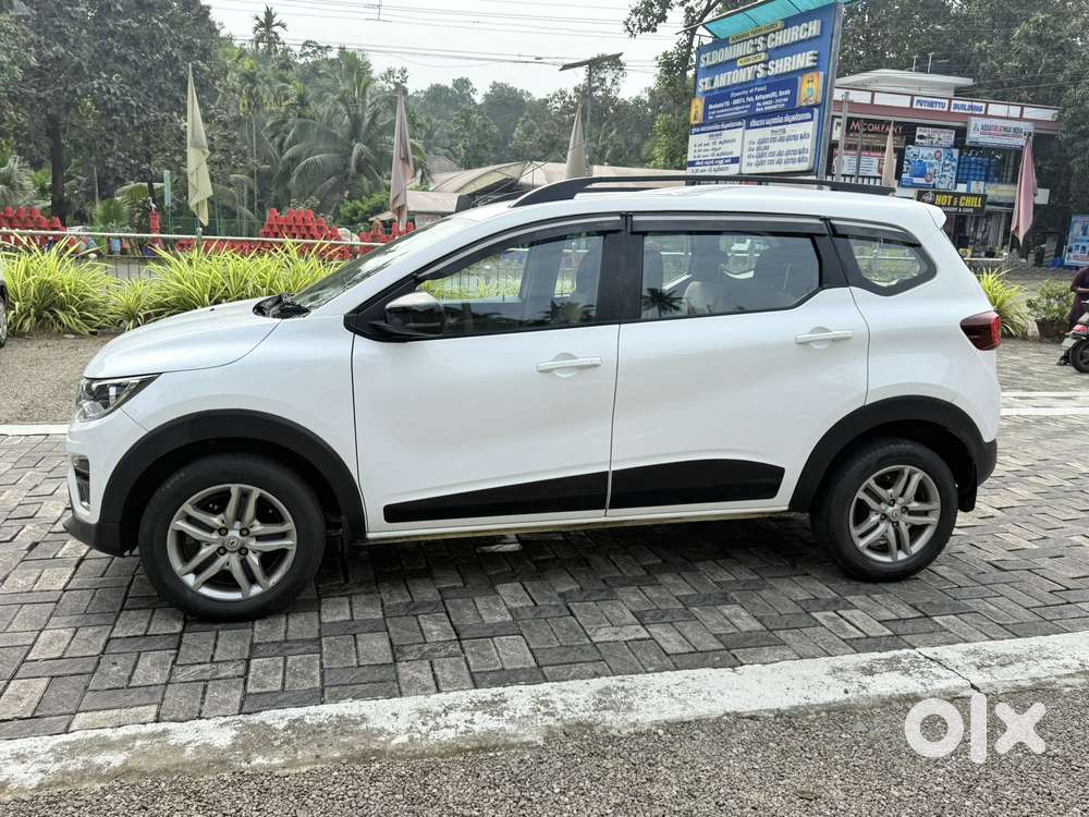 Renault Triber Rxz, 2022, Petrol