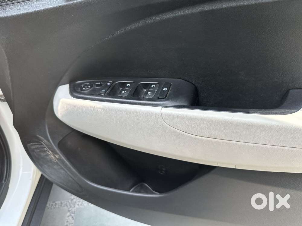Hyundai Venue 1.2 S (o), 2022, Petrol