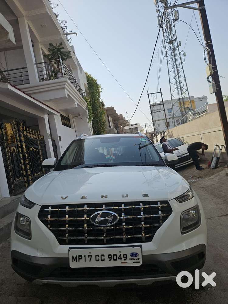 Hyundai Venue Petrol 2021