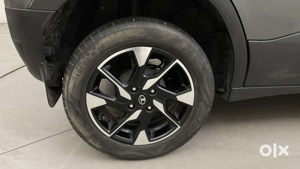 Tata Punch 1.2 Revotron Creative Dual Tone, 2022, Petrol