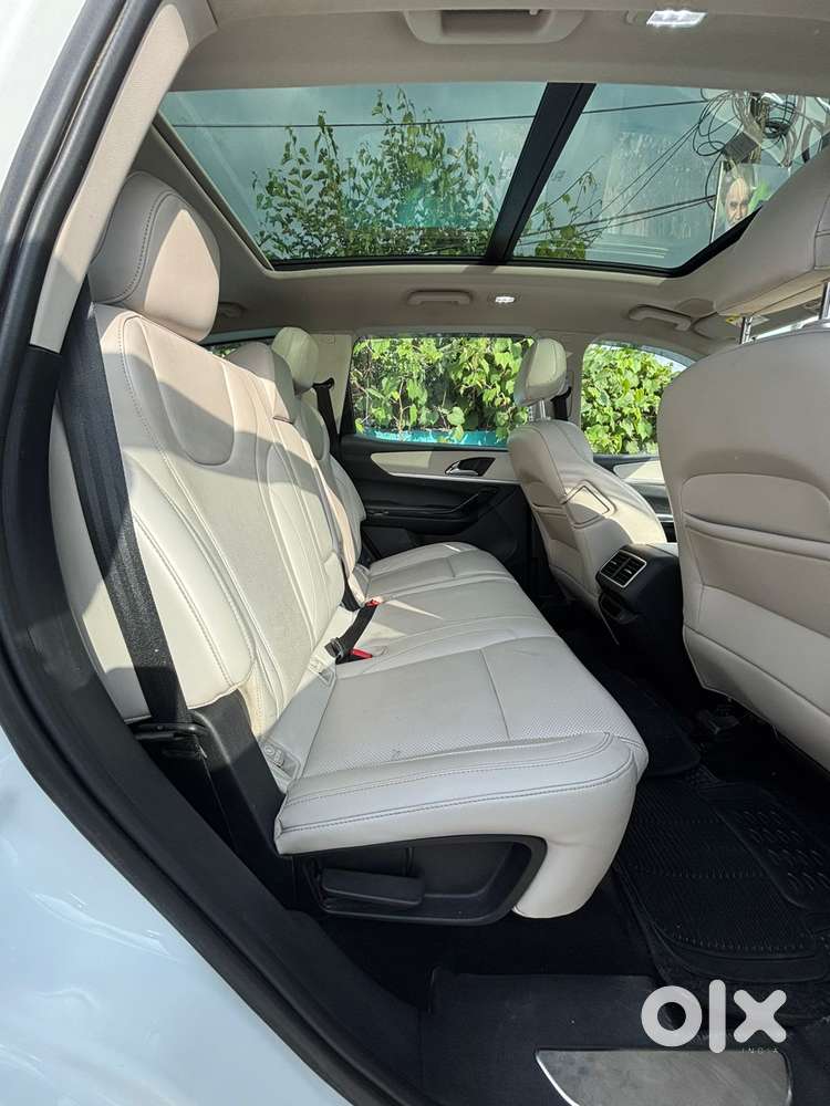 Mahindra Xuv700 Ax7 Luxury Pack Awd, 2022, Diesel