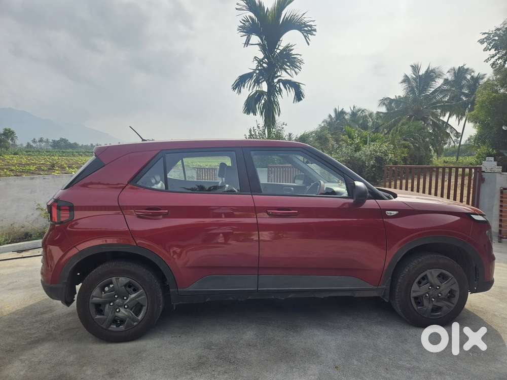 Hyundai Venue Petrol Manual 2024