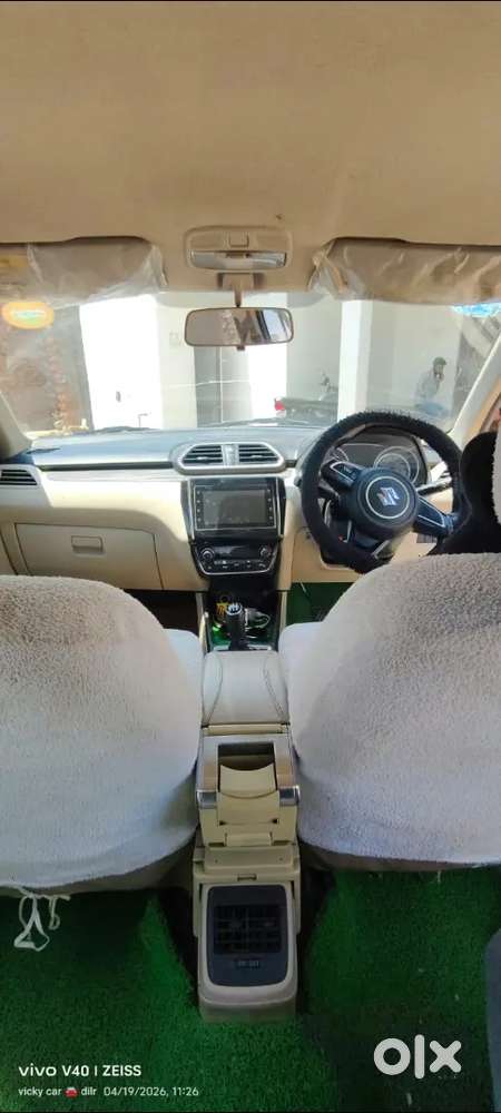 Mujhe 7 Seat Wali Leni He