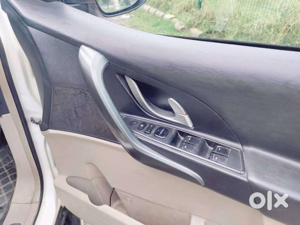 Mahindra Xuv500 At W6 2wd, 2018, Diesel