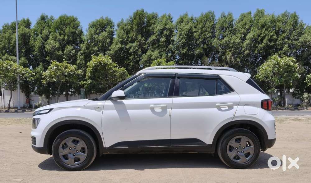 Hyundai Venue S 1.2 Petrol, 2023, Cng & Hybrids