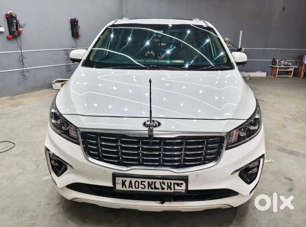 2021 model kia carnival limousine AT  1.04 lakh kilometres driven