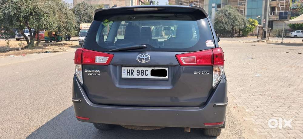 Toyota Innova Crysta