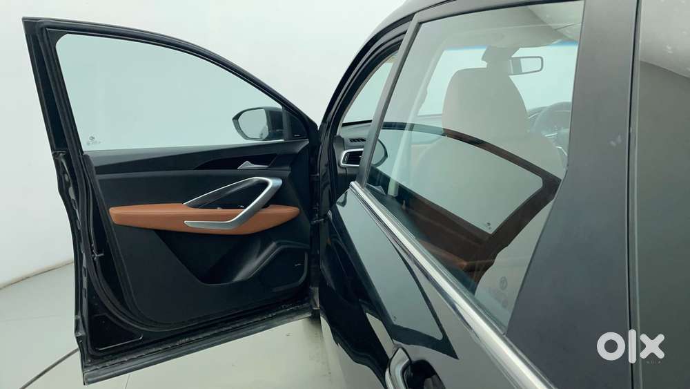 Mg Hector Plus 1.5 Sharp Turbo Cvt 6 Str, 2021, Petrol