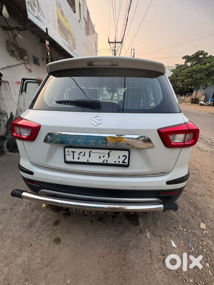 Maruti Vitara Brezza 2021 Show Room Track Available