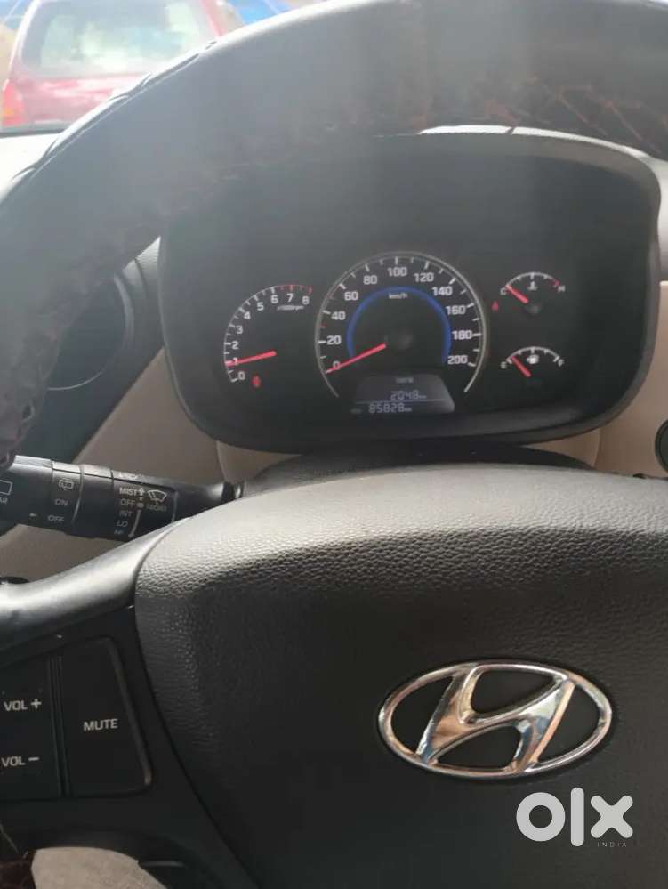 Grand I10 Asta Vtvt Excellent Condition