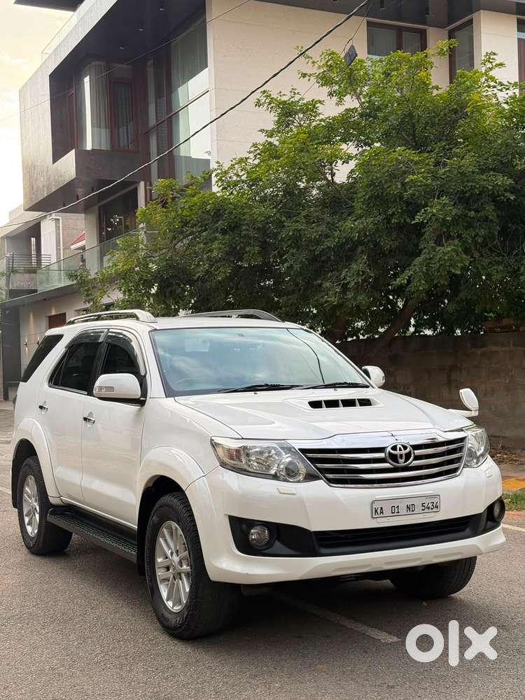Toyota Fortuner 4x2 Manual, 2013, Diesel