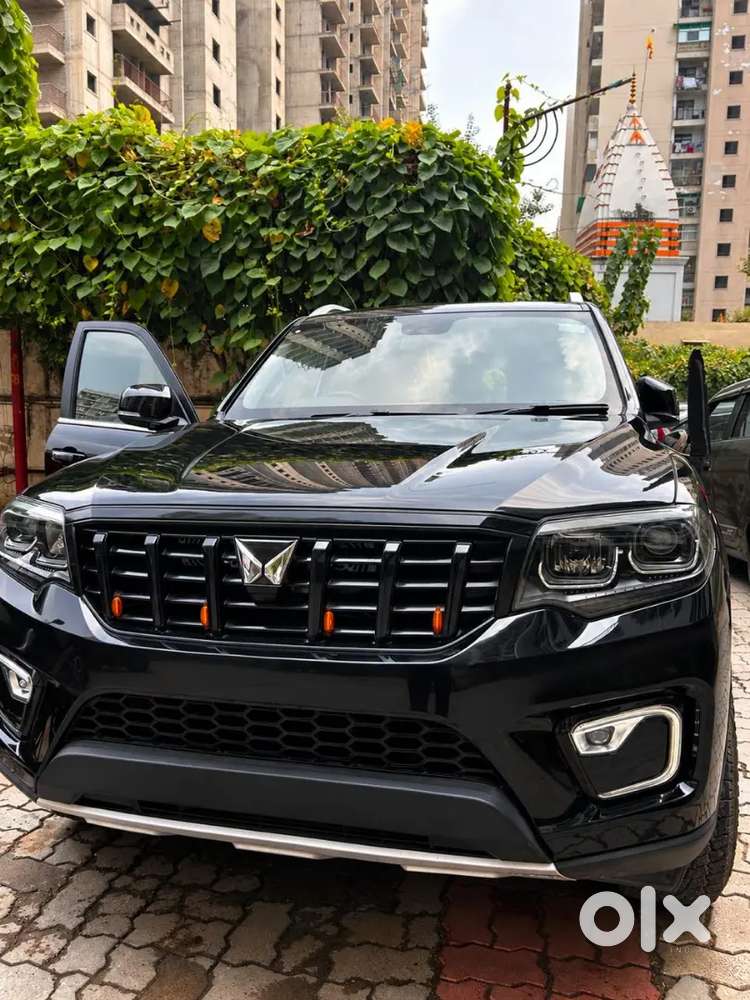 Urgent Mahindra Scorpio N Z8 Petrol 2023 | 10,400 Km | Like New
