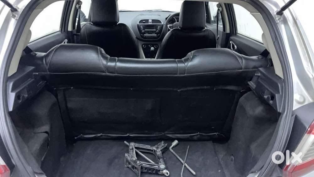 Tata Tiago Xza, 2017, Petrol