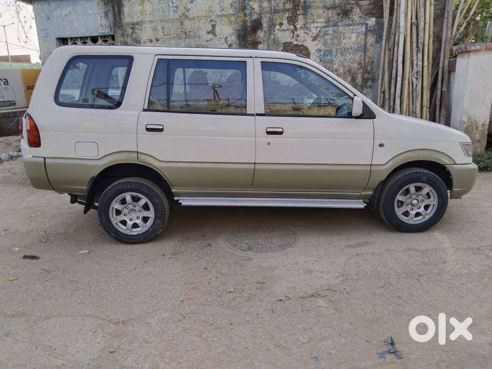 Chevrolet Tavera Neo Lt-l - 9 Seats Bsii, 2015, Diesel