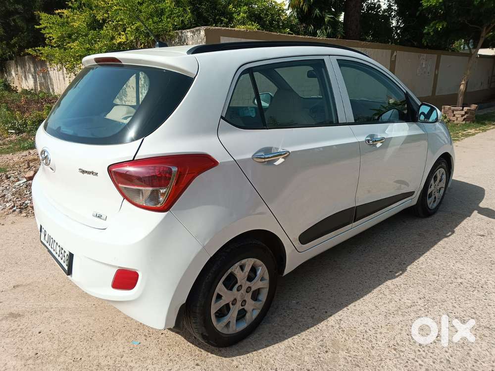 Hyundai I10 Sportz, 2015, Petrol