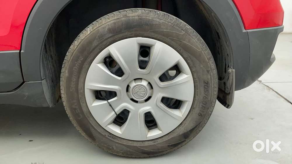 Skoda Kushaq Active 1.0 Tsi Mt, 2023, Petrol