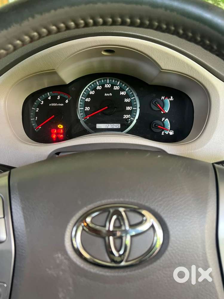 Toyota Innova Diesel 2012