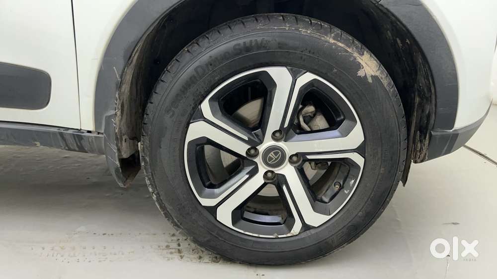 Tata Nexon 1.5 Revotorq Xza Plus S Amt, 2023, Petrol
