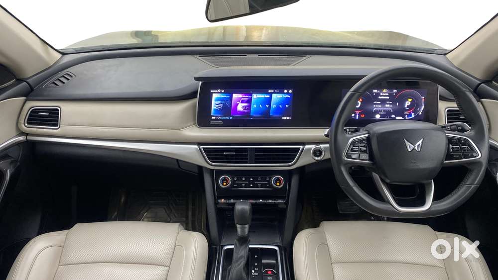 Mahindra Xuv700 2.2 Ax 7 Diesel At Luxury Pack Str Awd, 2022, Diesel