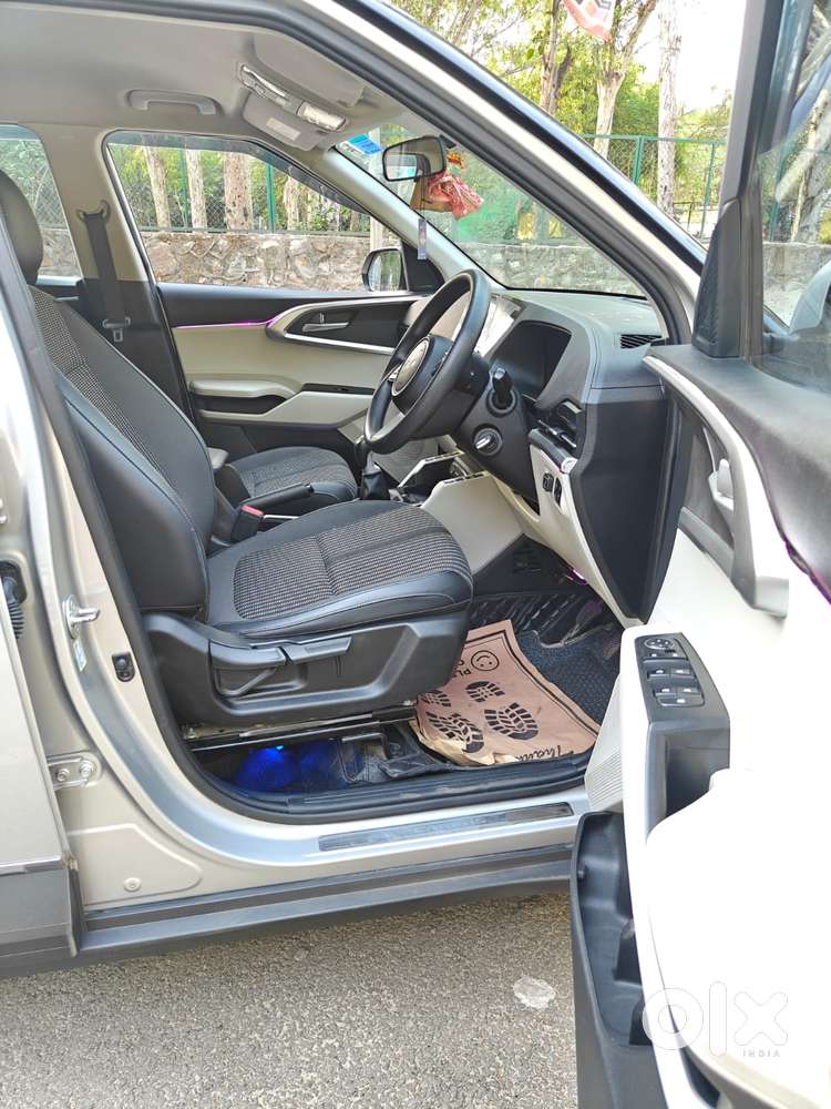 Kia Carnival Prestige, 2023, Cng & Hybrids