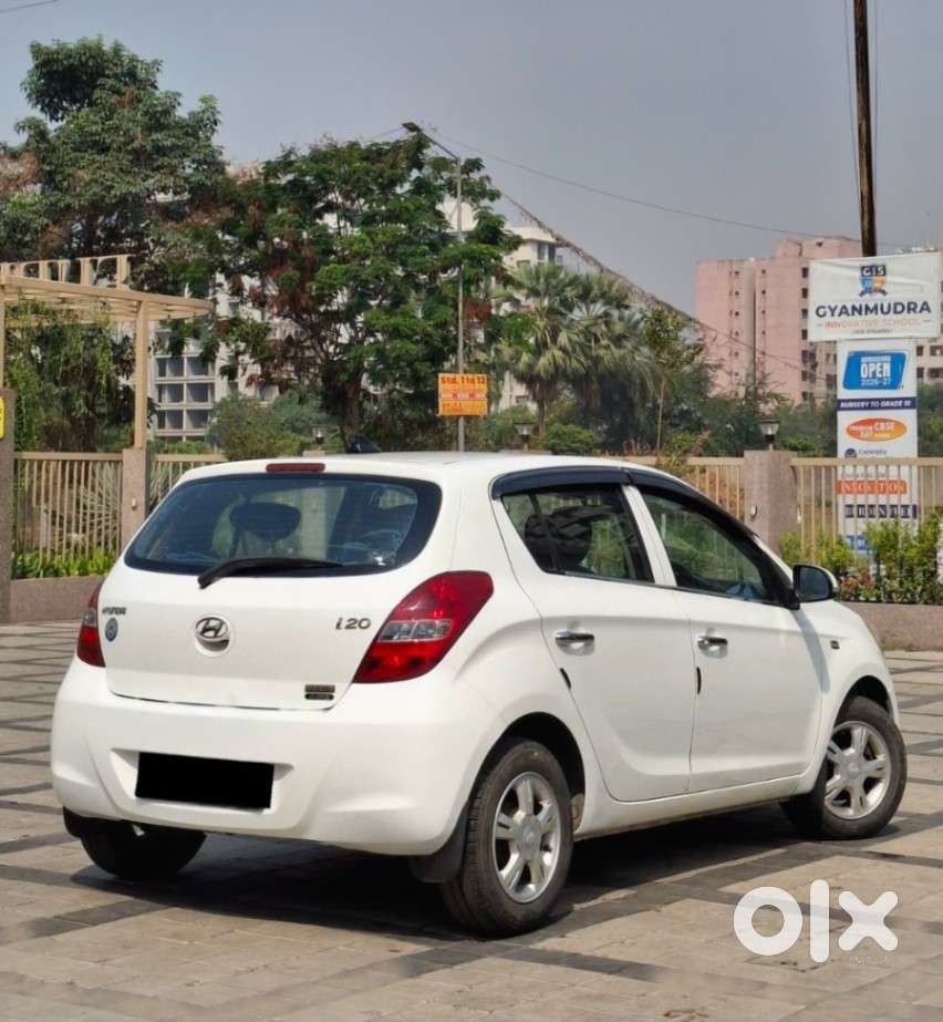 Hyundai I20 Asta 1.2 O With Sunroof, 2011, Petrol