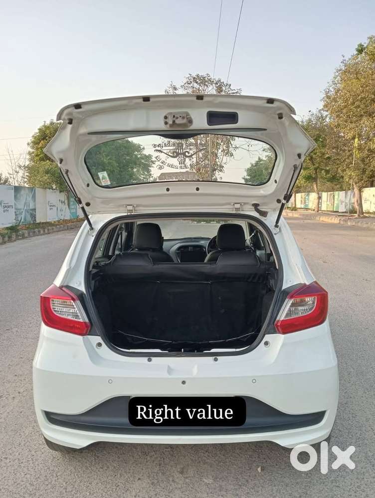 Tata Tiago, 2022, Petrol