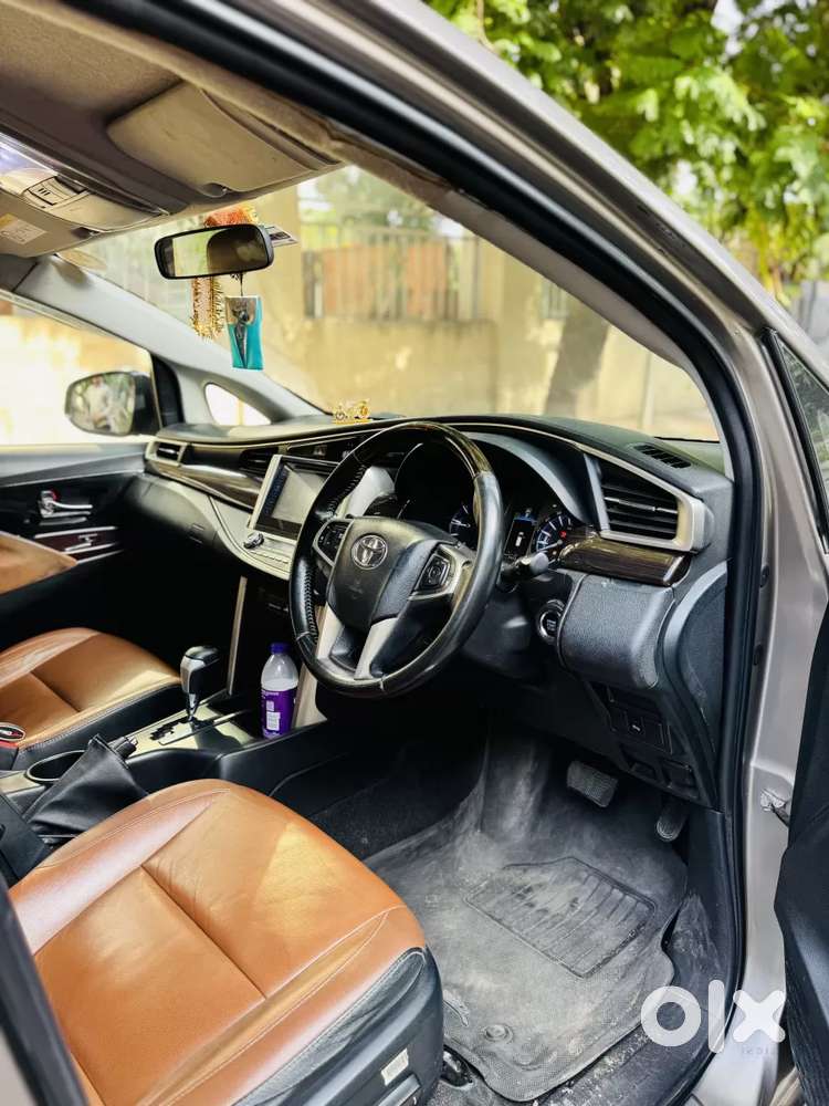 Toyota Innova Crysta 2.8 Zx At 7 Seater, 2017, Diesel