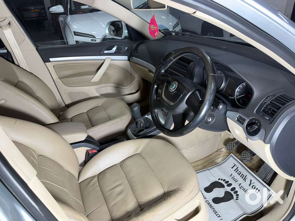 Skoda Laura 1.8 Tsi Ambiente, 2012, Petrol