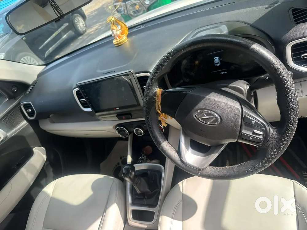 Hyundai Venue Petrol 2024