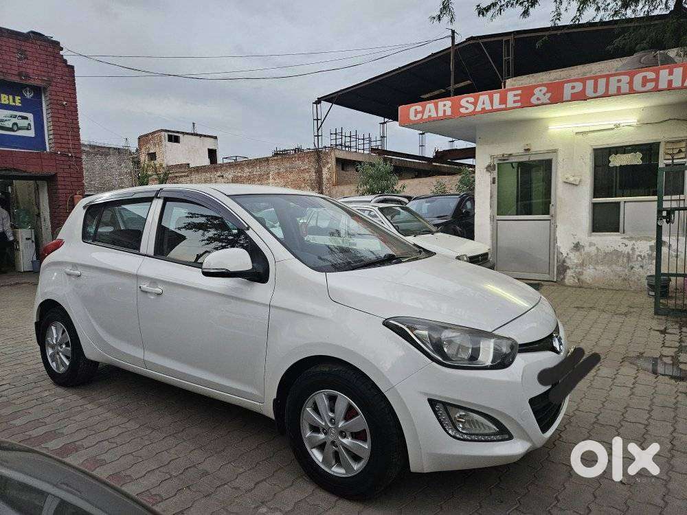 Hyundai I20 Sportz 1.4 Crdi 6 Speed Bs-iv, 2014, Diesel